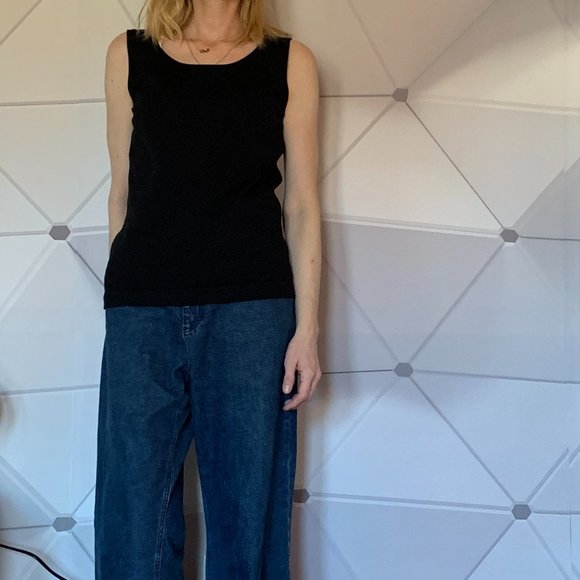 Kasper Knit Tank in Black - Picture 5 of 6